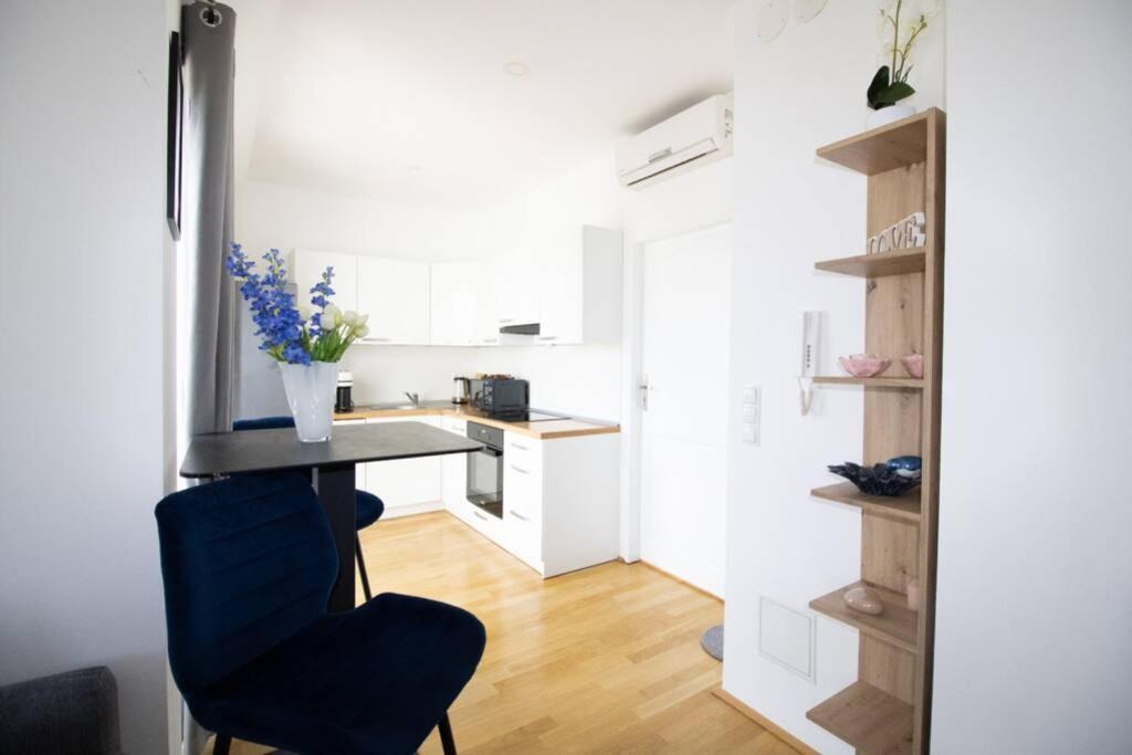Ferienwohnung Sunny & Cozy Penthouse With Balcony L Dg4'14 Wien Exterior foto